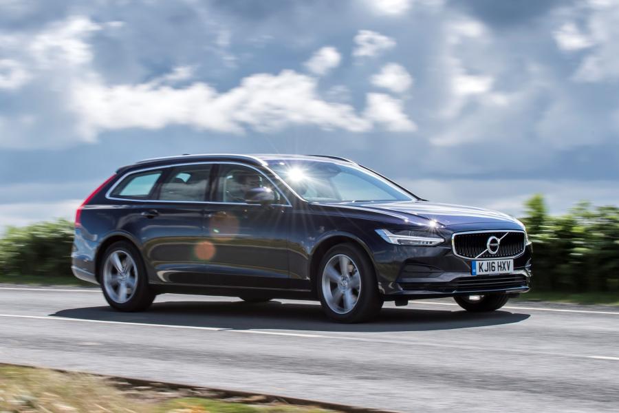 Volvo V90 D4 Momentum (UK) '2016